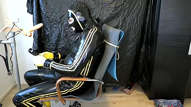 Pertunjukan Kamera Web latexslaveboy