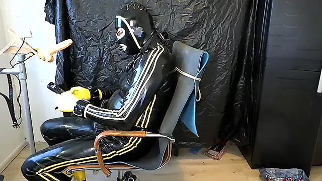 latexslaveboy Webcamshow