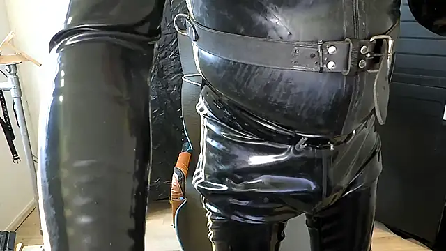 Вебкам-шоу latexslaveboy