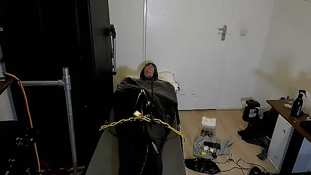 latexslaveboy Adlı Modelin Web Kamerası Şovu