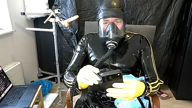 latexslaveboy Webcam show