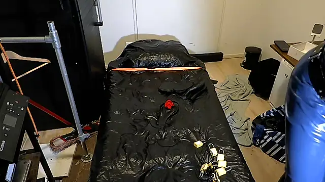 latexslaveboy Шоу с уебкамера