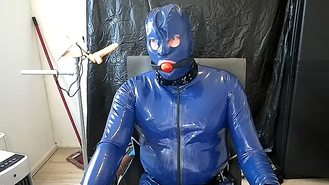 latexslaveboy Adlı Modelin Web Kamerası Şovu