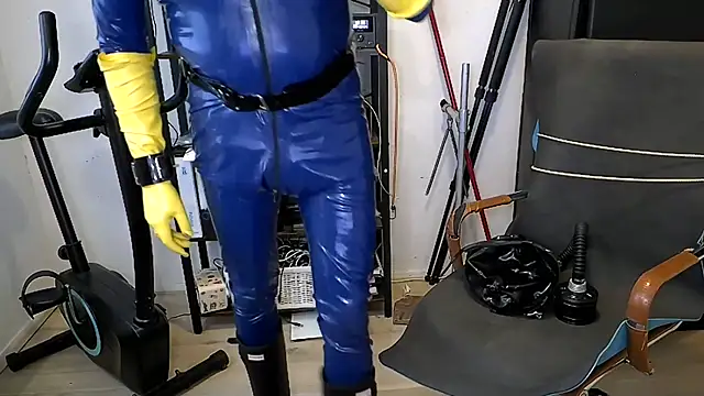 Вебкам-шоу latexslaveboy