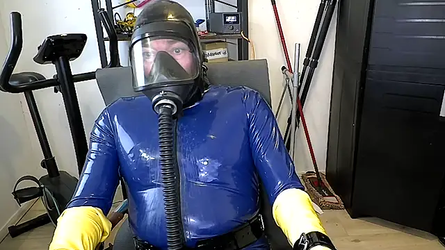 latexslaveboy Webcamshow