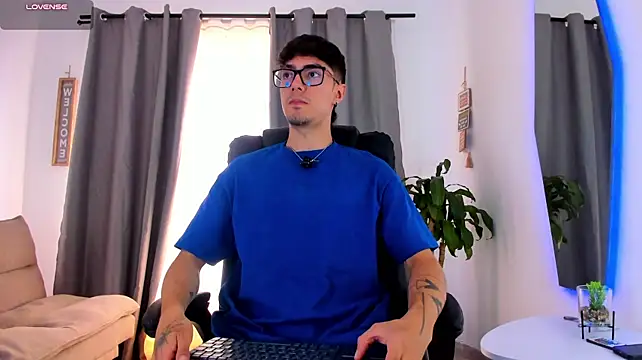 etham_wolf1 Webcamshow