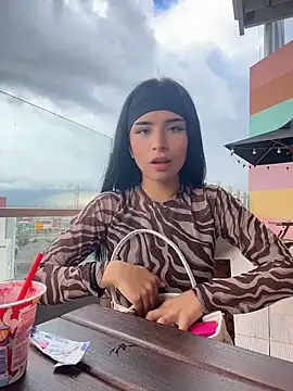 Shalom_pink18's Live XXX Chat