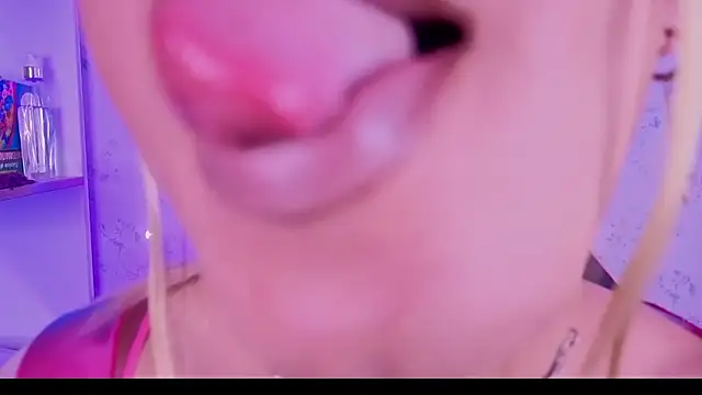 _Alexaavandercloude webcam show