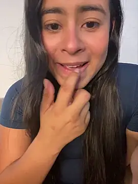 lucirganaxxx's Webcam Show