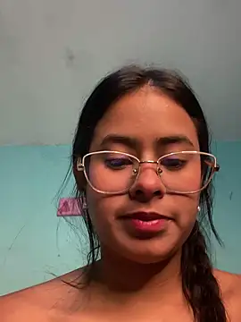 lucirganaxxx's Webcam Show