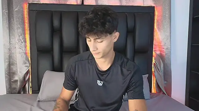 MaxiimoRomano_ 网络视讯表演
