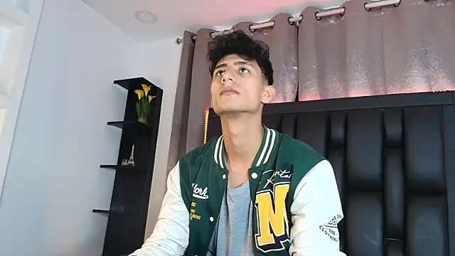 MaxiimoRomano_ Show Webcam