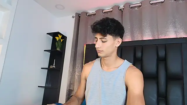 MaxiimoRomano_ Show Webcam