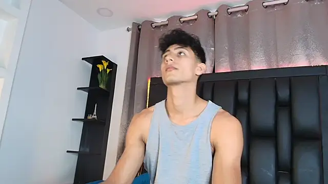MaxiimoRomano_ 网络视讯表演
