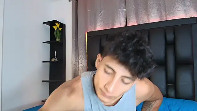 MaxiimoRomano_ 网络视讯表演