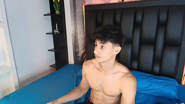 MaxiimoRomano_'s Webcam Show
