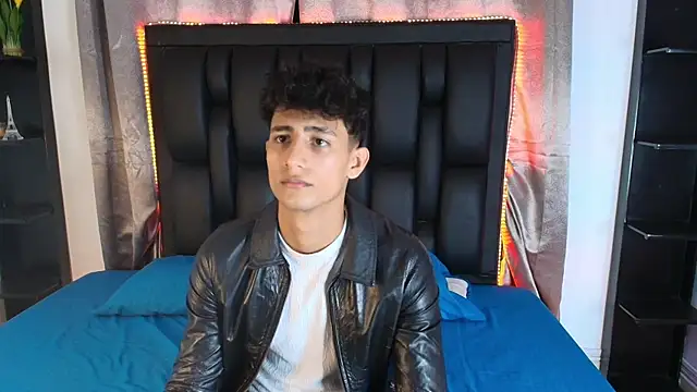 MaxiimoRomano_ Show Webcam