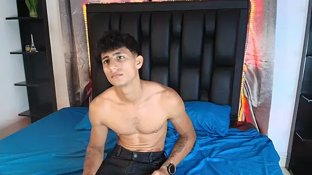 MaxiimoRomano_ Show Webcam