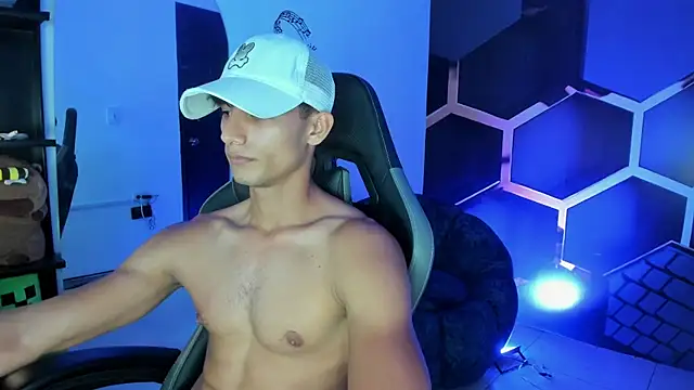 MaxiimoRomano_ 网络视讯表演
