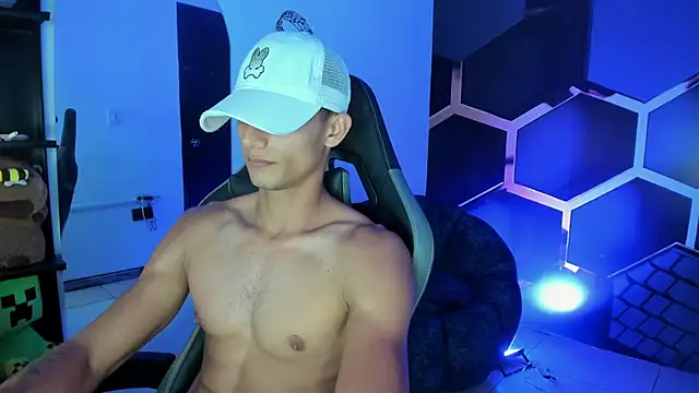 MaxiimoRomano_ 网络视讯表演