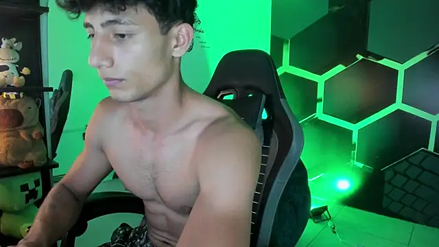 Živý XXX chat MaxiimoRomano_