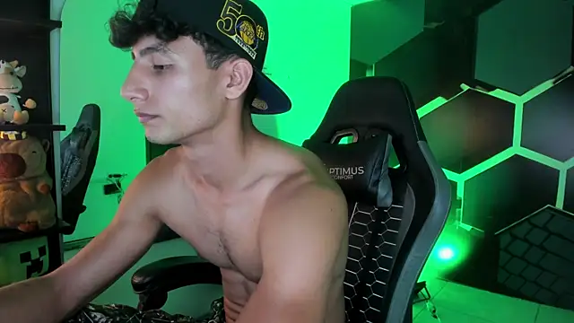 MaxiimoRomano_ 网络视讯表演