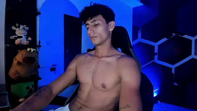 MaxiimoRomano_ 网络视讯表演