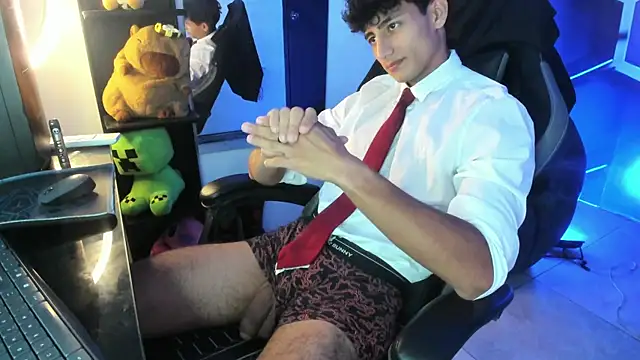 MaxiimoRomano_ 网络视讯表演