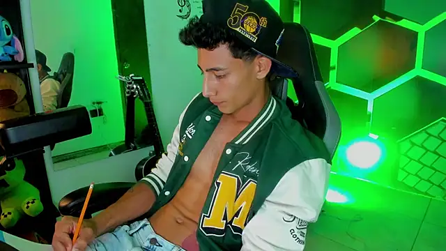 MaxiimoRomano_ Adlı Modelin Web Kamerası Şovu