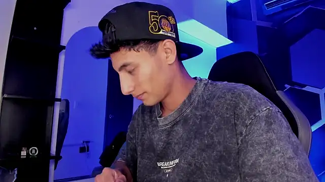 MaxiimoRomano_ Show Webcam