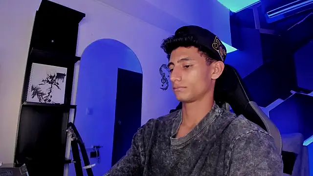 MaxiimoRomano_ 网络视讯表演