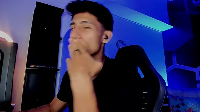 MaxiimoRomano_ 网络视讯表演