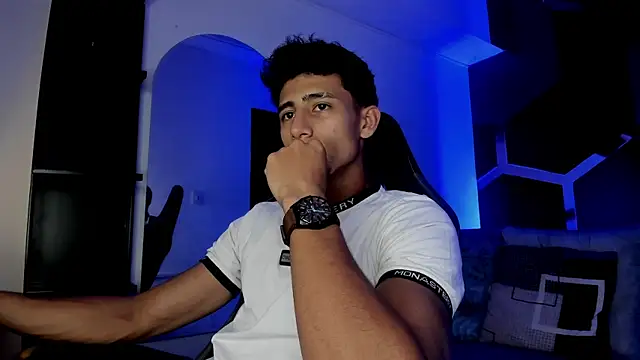 MaxiimoRomano_ 网络视讯表演