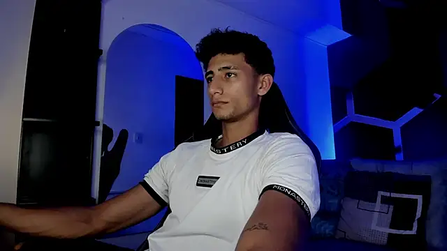 MaxiimoRomano_ 在線直播表演
