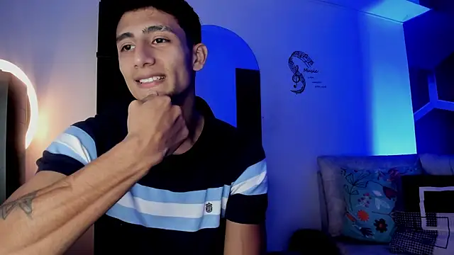MaxiimoRomano_ Show Webcam