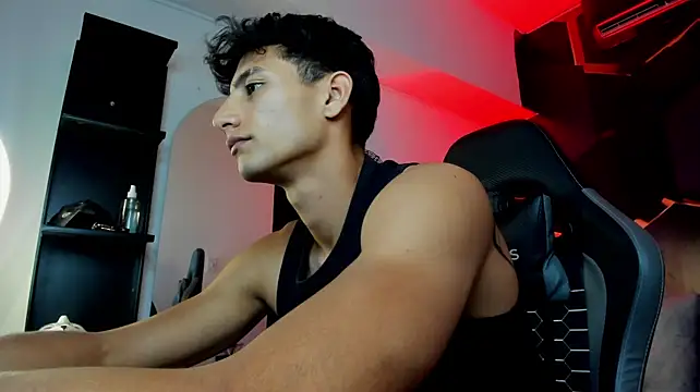 MaxiimoRomano_ 网络视讯表演