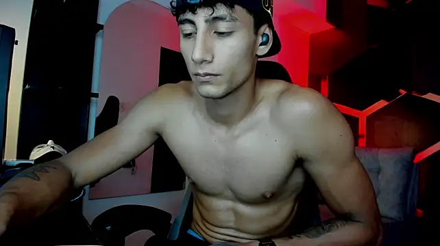 MaxiimoRomano_ 网络视讯表演