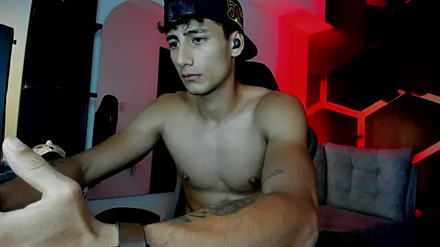 MaxiimoRomano_ 网络视讯表演