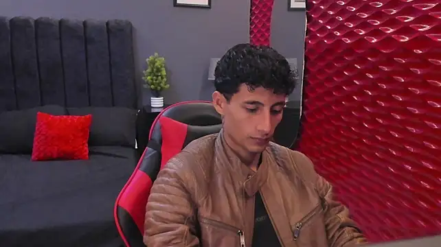 MaxiimoRomano_ 网络视讯表演