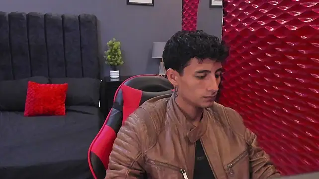 MaxiimoRomano_ Show Webcam