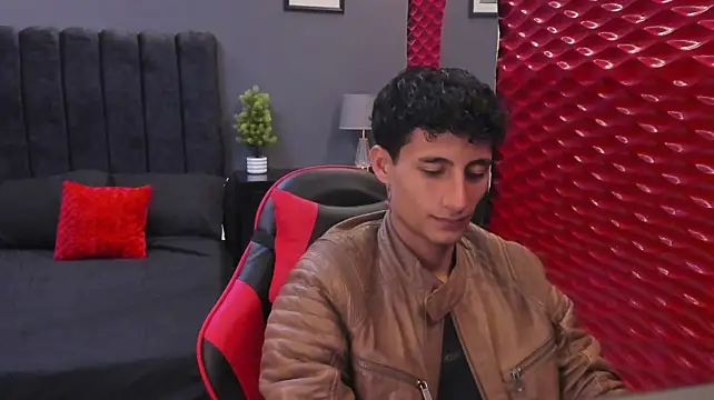 MaxiimoRomano_ 网络视讯表演