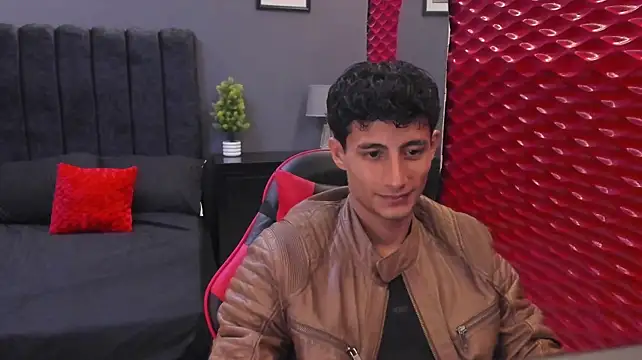 MaxiimoRomano_ 网络视讯表演