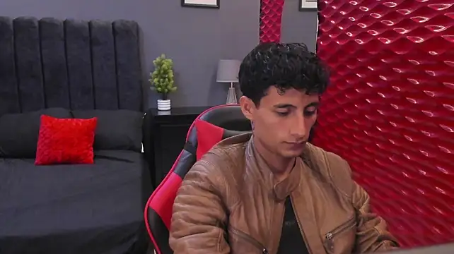 MaxiimoRomano_ 网络视讯表演