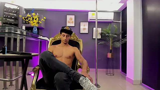 MaxiimoRomano_ 网络视讯表演