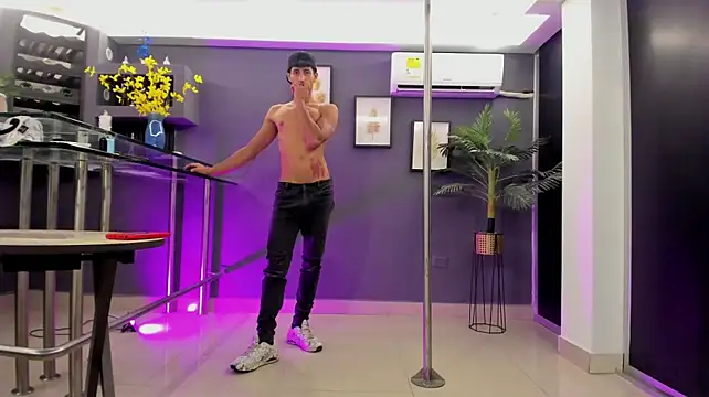 MaxiimoRomano_ Adlı Modelin Web Kamerası Şovu