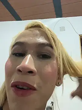 Astrid_Porno Show in webcam