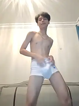 Show modela XX-XIUXIU na web-kameri