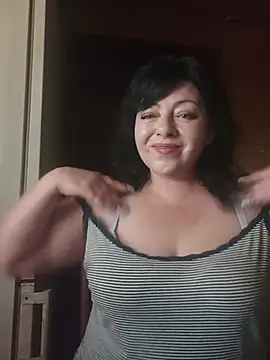 DancingMOMMY Show in webcam
