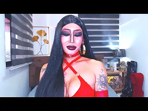 Show modela DominateMistressTania na web-kameri