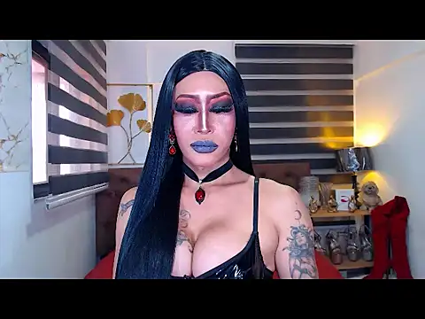 DominateMistressTania Show Webcam